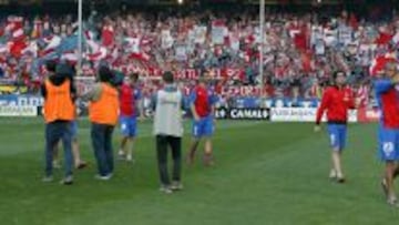 La afici&oacute;n del Atl&eacute;tico, con los jugadores.