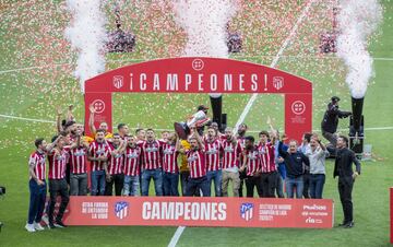 El 22 de mayo, en Valladolid, el Atlético ganó su undécimo título de Liga. Fue en la última jornada (el Atlético ganó todos sus títulos menos uno en el último partido) y venció al conjunto local por 1-2. El partido fue de nervios, de mucha emoción y sufrimiento. Correa y Luis Suárez le dieron la vuelta al encuentro. Fuera del estadio (aún se jugaba a puerta cerrada) varios miles de seguidores celebraron el título. El Cholo conquistaba su segunda Liga y los rojiblancos lo celebraron al día siguiente en el Wanda Metropolitano. 