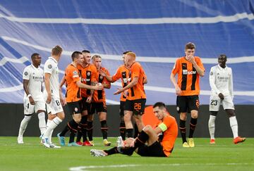 2-1. Oleksandr Zubkov celebra el primer gol.