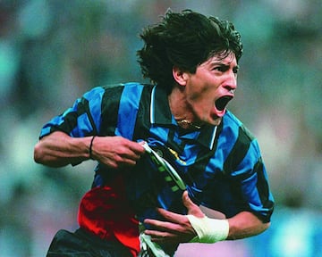 En verano de 1996, Iván Zamorano terminó su contrato con el Real Madrid y firmó libre por el Inter de Milán. En Milán pasó 5 temporadas donde su rendimiento fue de más a menos. 60 goles generados, entre goles marcados y asistencias, en sus 150 partidos como interista.