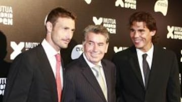 <b>CITA DE CAMPEONES EN LA CENA DEL PALACIO DE CRISTAL.</b> El Madrid Open citó a sus campeones en la cena de gala del Palacio de Cristal. Juan Carlos Ferrero (campeón 2003) posó junto a Manolo Santana y Rafa Nadal, campeón 2005 y 2010.