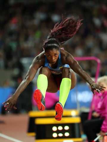 La colombiana Caterine Ibargüen obtuvo la medalla de plata en la final del Salto Triple del Mundial de Atletismo con un registro de 14.89 m, superada por la venezolana Yulimar Rojas quien registró 14.91 m. El podio lo cerró la kazaja Olga Rypakova con 14.77 m.