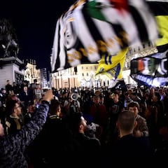 Juve fans party through the night celebrating title win