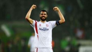 Vicente Iborra celebra la victoria ante el Gladbach