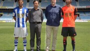 Granero y Vela lucen la camiseta con su nuevo patrocinador.