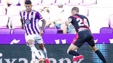 Olaza, Toni Villa y Marcos André, con un pie fuera