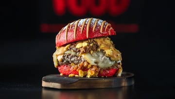 La hamburguesa más ‘gamberra’ de Sevilla llega a Madrid: con pan rojo y top-5 de Europa