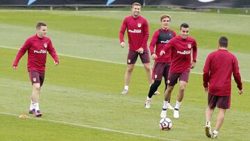 En el Atleti todos sonríen mientras juegan. Lo dice esta foto. Las caras de Gameiro, Gabi, Grizi, Correa, todos titulares hoy