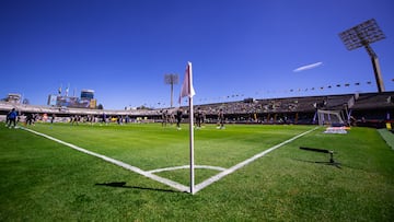 Esta es la cancha del Estadio Olímpico Universitario al medio día.