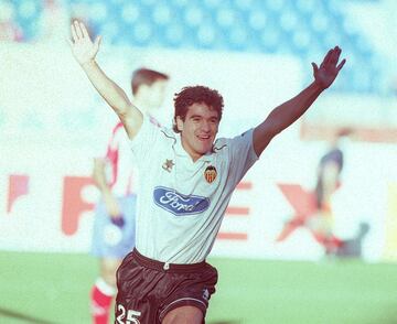El jugador argentino llegó al Valencia para jugar una única temporada, la 97/98.