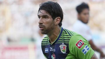 El Loco Abreu, en una imagen de archivo jugando para el Santa Tecla salvadoreño en 2016.