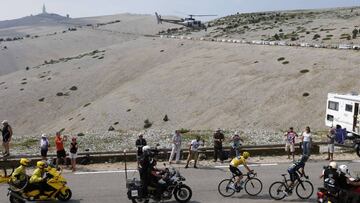 Christopher Froome y Nairo Quintana suben el Mont Ventoux durante el Tour de Francia 2013.