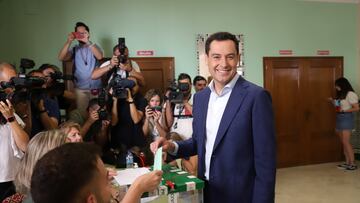 El presidente del PP-A y candidato a la Presidencia de la Junta, Juanma Moreno, ejerce su derecho a voto. En el Colegio Sagrado Corazón de Jesús a 19 de junio del 2022 en Málaga (Andalucía, España)
19 JUNIO 2022
Álex Zea / Europa Press
19/06/2022