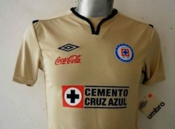 La playera dorada de Cruz Azul.