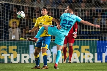 Jonathan Calleri y Tomas Vermaelen.