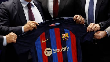 Soccer Football - FC Barcelona unveil Jules Kounde - Ciutat Esportiva Joan Gamper, Barcelona, Spain - August 1, 2022 The logo for Spotify, the new FC Barcelona sponsor is pictured on the club shirt during the unveiling REUTERS/Albert Gea