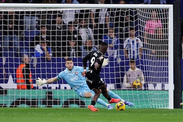 Ciss remata en el gol ante el Espanyol.