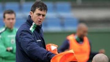 <b>UNA TEMPORADA.</B> Lucas Alcaraz ha estado en el banquillo del Racing apenas una temporada y media.