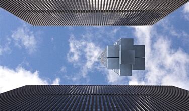 Torre Analemma: así es el proyecto del rascacielos flotante de 32.000 metros sujetado por asteroides que parece sacado de una película de ciencia ficción