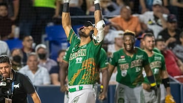AME8546. MONTERREY (MÉXICO), 19/09/2022.- José Alberto Martínez de Leones de Yucatán celebra hoy tras anotar una carrera contra Sultanes de Monterrey, durante el séptimo partido por la Serie del Rey en el estadio de Béisbol de Monterrey (México). EFE/ Miguel Sierra