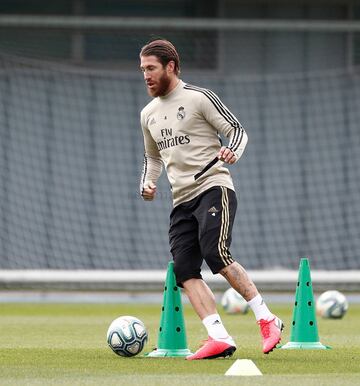 El capitán Sergio Ramos durante el entrenamiento de esta mañana. 