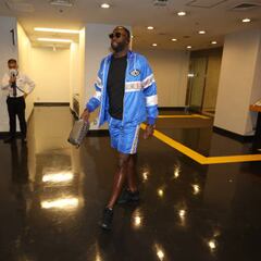 Will Draymond Green play with the Warriors in the season opener against the Lakers?