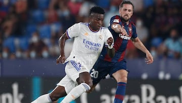 Tite mete en un lío al Madrid convocando a Vinicius