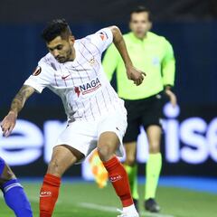 Tecatito Corona tuvo minutos en Europa League con Sevilla