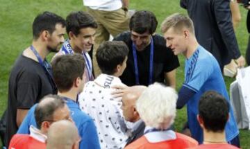 Último entrenamiento del Real Madrid antes de la final. Raúl y Kroos.