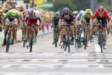 Peter Sagan, Alexander Kristoff, John Degenkolb y Andre Greipel disputan la victoria.