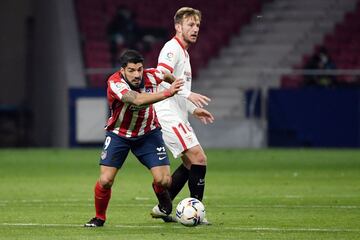 Luis Su¨¢rez e Ivan Rakitic.