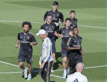 El ltimo entrenamiento del Madrid y del Atleti antes del
Derbi