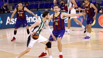 001/06/21 BALONVESTO BASKET PLAYOFFS CUARTOS
LIGA ENDESA LIGA ACB PRIMER PARTIDO
BARCELONA - JOVENTUT BADALONA
ANTE TOMIC PAU GAOL