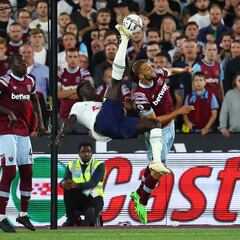 Davinson juega los 90′ en empate de Tottenham ante West Ham