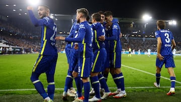 Soccer Football - Champions League - Group H - Malmo FF v Chelsea - Eleda Stadion, Malmo, Sweden - November 2, 2021 Chelsea&#039;s Hakim Ziyech celebrates scoring their first goal with teammates Action Images via Reuters/Carl Recine