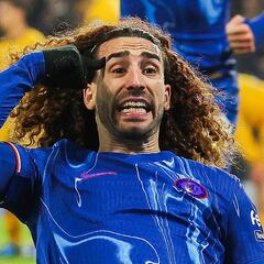 Cucurella salva a Robert Sánchez