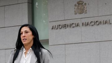 MADRID, 02/01/2024.- La jugadora de la selección Jenni Hermoso a su salida de la Audiencia Nacional este martes tras declarar ante el juez Francisco de Jorge, que investiga al expresidente de la Federación española de Fútbol Luis Rubiales por el beso no consentido que le dio en Sídney tras la final del Mundial. EFE/ Mariscal