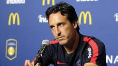 Unai Emery en sala de prensa con el Paris Saint-Germain.