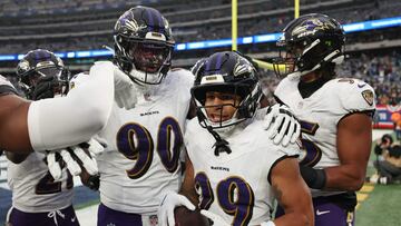 Lamar Jackson threw five touchdown passes as the Baltimore Ravens served the Giants a painful, ninth straight defeat.