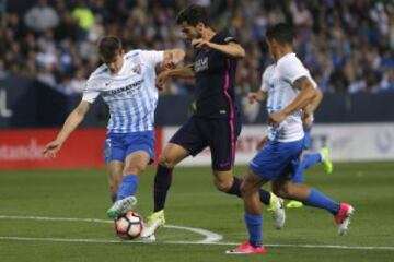 André Gomés entre Federico Ricca (i) y Recio.