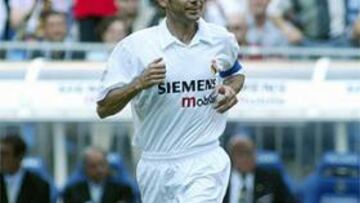 <B>14 TEMPORADAS. </B>Hierro ganó con el Madrid tres Champions, dos Intercontinentales y cinco Ligas, entre otros títulos.