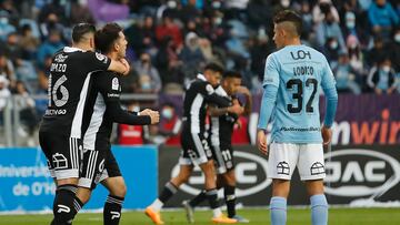 Futbol, Ohiggins vs Colo Colo.
Fecha 14, campeonato Nacional 2022.
El jugador de Colo Colo Cesar Fuentes, centro, celebra su gol contra Ohiggins durante el partido por la primera division disputado en el estadio El Teniente.
Rancagua, Chile.
22/05/2022
Felipe Zanca/Photosport
Football, Ohiggins vs Colo Colo.
14th date, 2022 National Championship.
Colo ColoÕs player Cesar Fuentes, center, celebrates his goal against Ohiggins during the first division match held at El Teniente stadium.
Rancagua, Chile.
05/22/2022
Felipe Zanca/Photosport