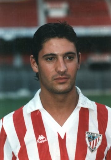 Fichó por el Athletic la temporada 90/91, estuvo 3 temporadas.