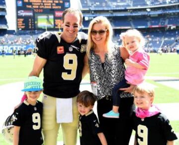 Los Brees son la familia americana ideal, todos tan guapos, rubios y sonrientes. Parecen reci¨¦n sacados de un anuncio.
