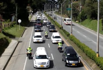 El cortejo fúnebre salió del aeropuerto Olaya Herrera y dejó una estela de tristeza y vacío por las calles de Medellín en donde dieron el último adiós a los campeones del Chapecoense, los campeones de la prensa y los campeones de la tripulación. ¡Que tengan buen viaje amigos!