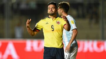 La Selecci&oacute;n Colombia tuvo un desempe&ntilde;o irregular grupal e individualmente, lo que le cost&oacute; la derrota 3-0 ante Argentina.