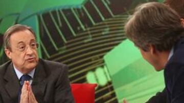 <strong>SE DEFENDIÓ.</strong> Florentino Pérez aseguró que no sería un fracaso si el Real Madrid no gana ningún título.
