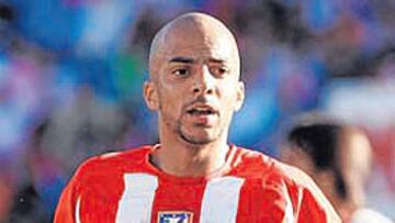 <b>ASENTADO. </b>Luccin es un fijo para Aguirre en el centro del campo.