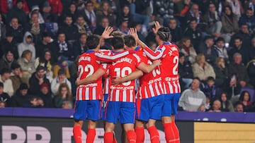 Los jugadores del Atlético celebran uno de los goles ante el Valladolid.