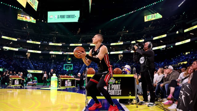 Two former winners return - one with the chance of equaling the record for multiple wins. Who will be crowned champion at the Intuit Dome?